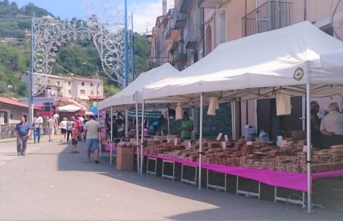 L'origine delle bancarelle durante la festa della Madonna