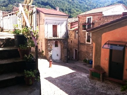 La rinascita dell'antico borgo di Conflenti Superiore