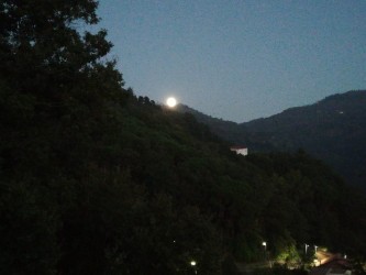 Spunta la luna dal monte....