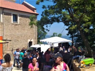 Bancarelle e suonatori: 2 luglio in Querciola