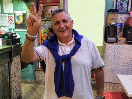 Oggi a salutarci c'è il frizzante Tonino Palermo