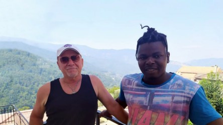 Tony Nero, Endurance, l'amore per la musica e per Conflenti