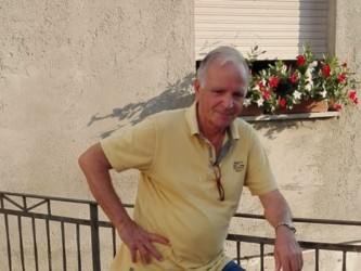 Domenico Rubino, detto Mimmo, saluta i conflentesi