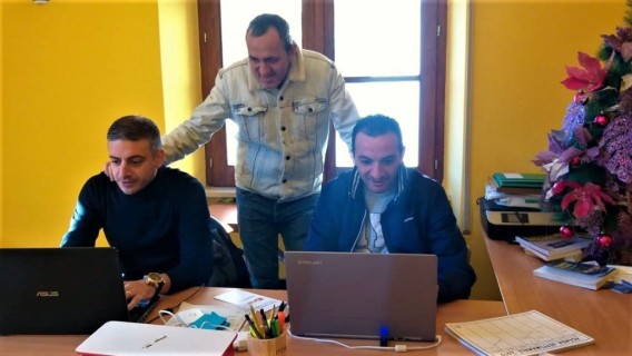 Buone feste da Adamo, Antonio e Francesco