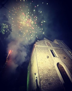 Fuochi d'artificio prima della mini-fiaccolata 2021